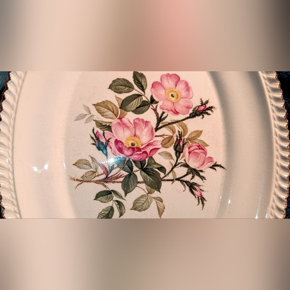 Vintage 22kGold"Wild Rose" pattern 12 inch Royal Gadroon Harker Pottery platter. - Picture 2 of 7